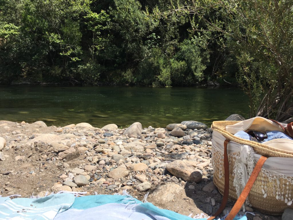 Relaxing at the beaches of the Orb River